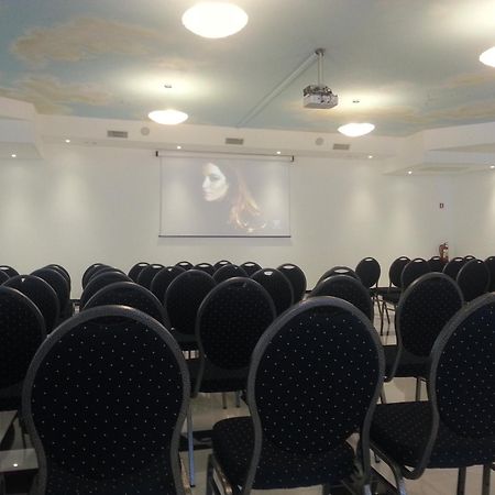 Serpa Hotel Anzio Esterno foto