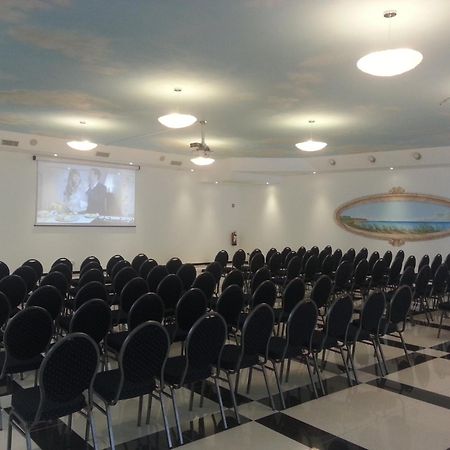 Serpa Hotel Anzio Esterno foto