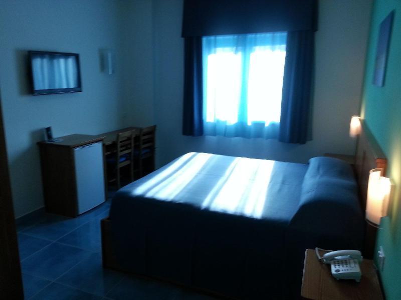 Serpa Hotel Anzio Esterno foto