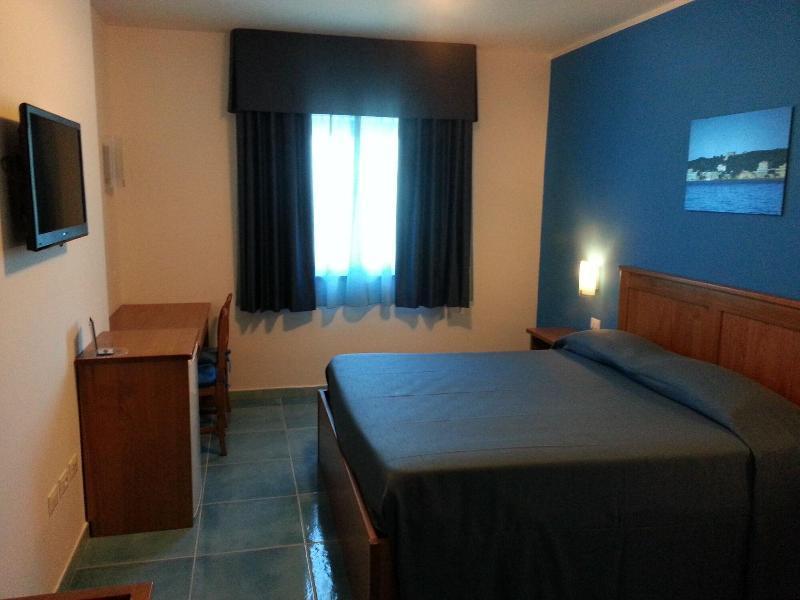 Serpa Hotel Anzio Esterno foto