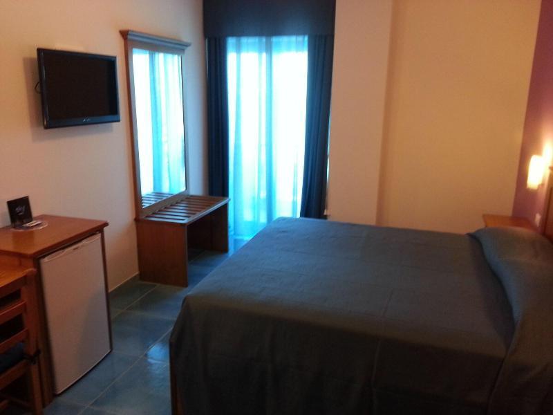 Serpa Hotel Anzio Esterno foto