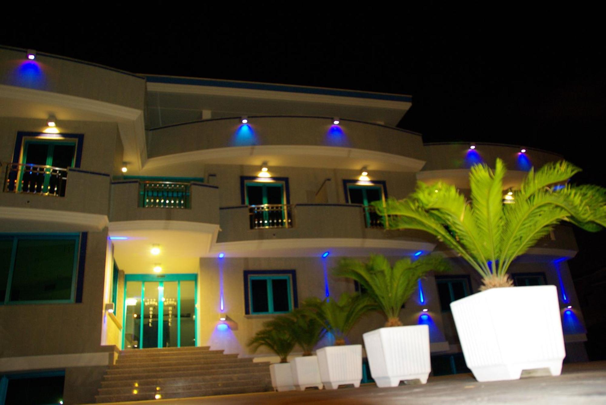 Serpa Hotel Anzio Esterno foto