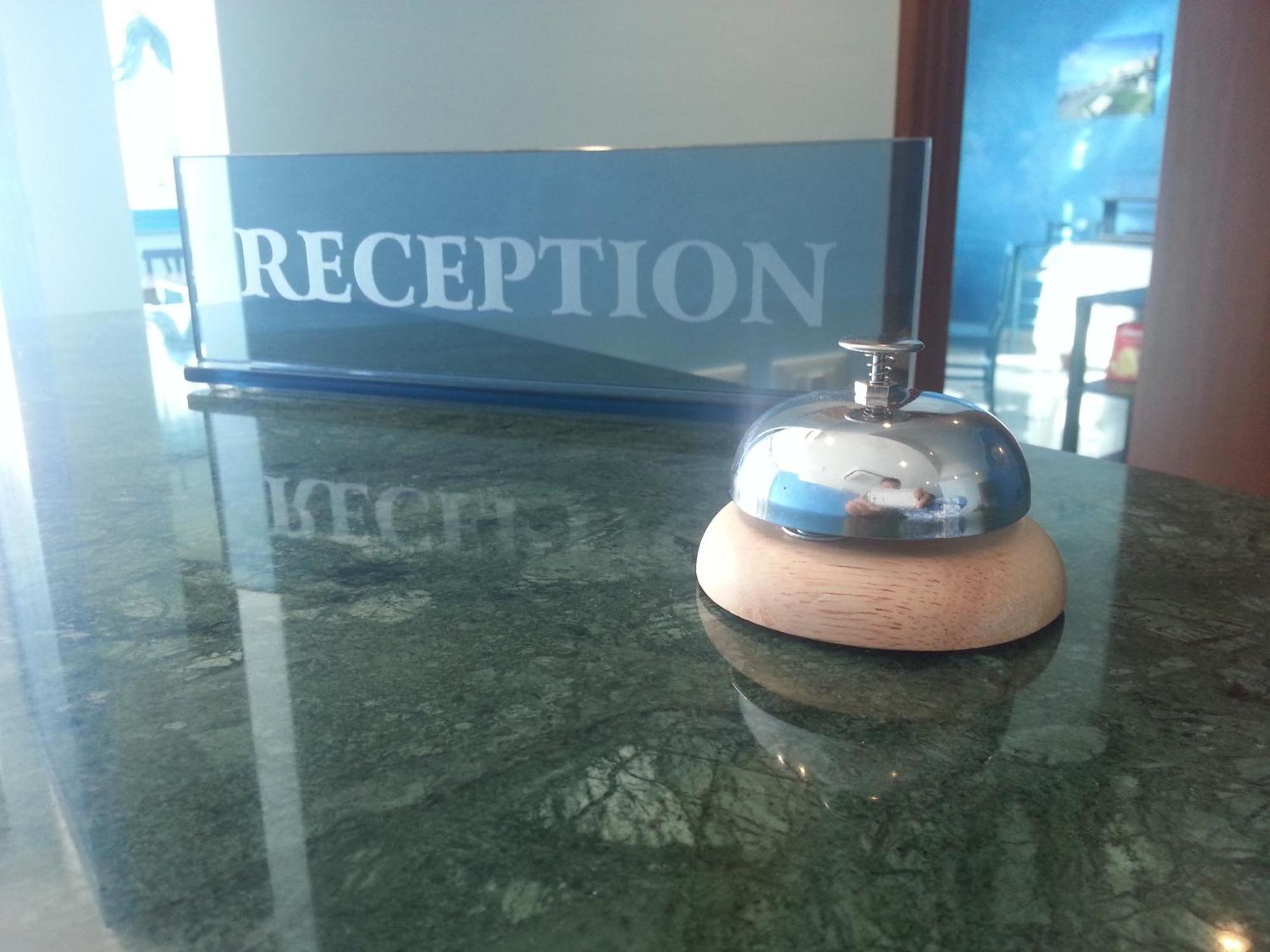 Serpa Hotel Anzio Esterno foto