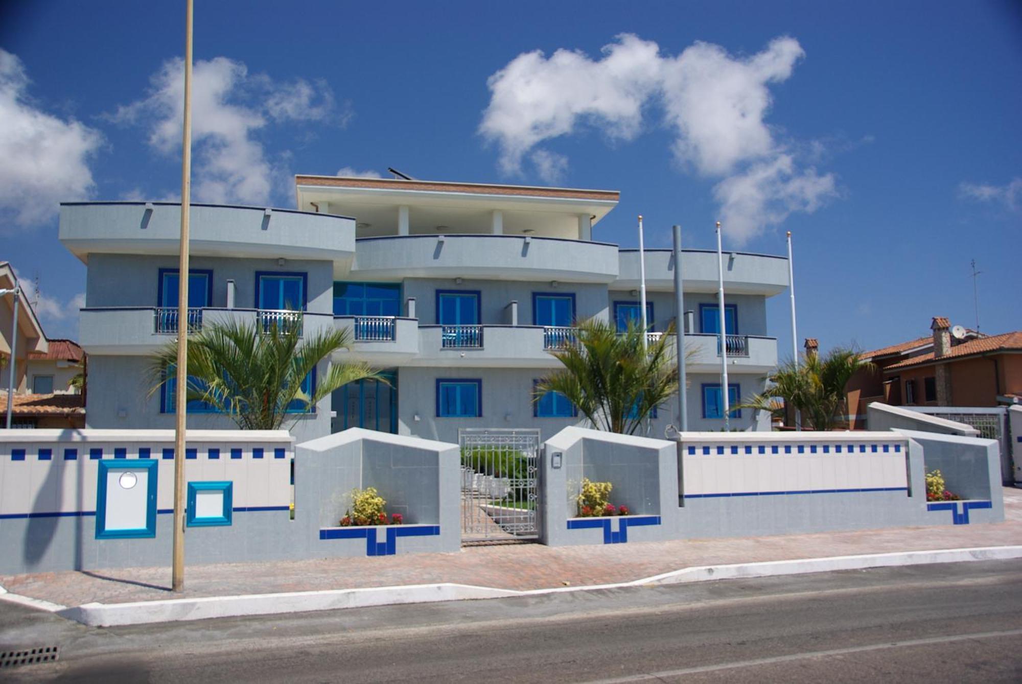 Serpa Hotel Anzio Esterno foto