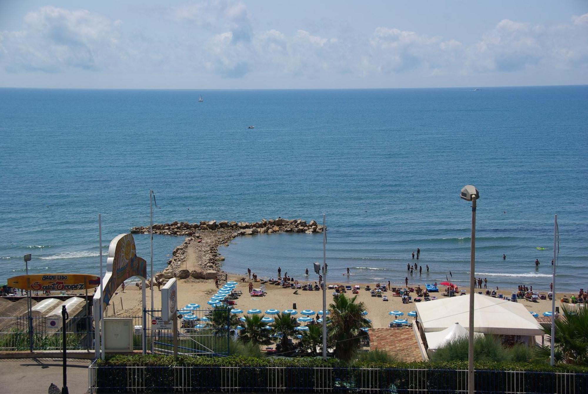 Serpa Hotel Anzio Esterno foto