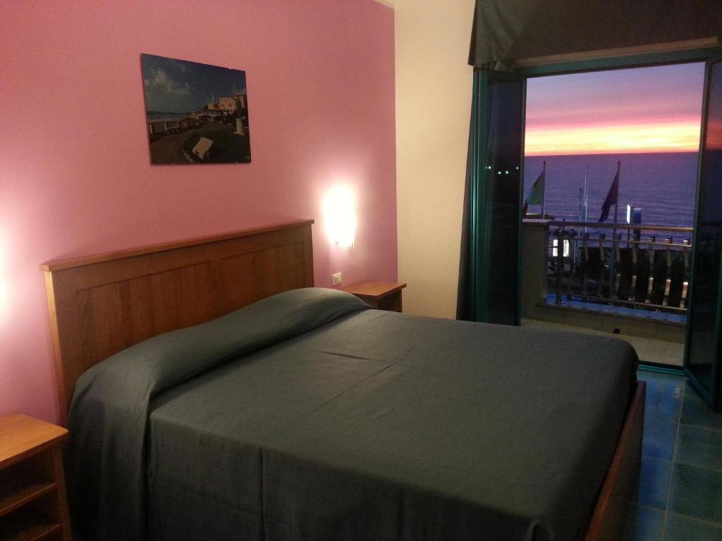 Serpa Hotel Anzio Camera foto