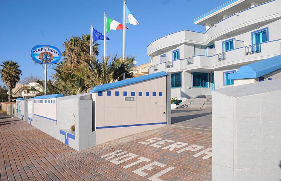 Serpa Hotel Anzio Esterno foto