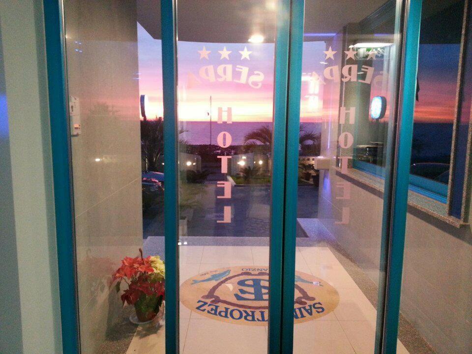 Serpa Hotel Anzio Esterno foto