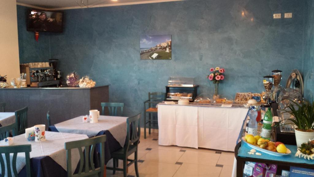 Serpa Hotel Anzio Esterno foto