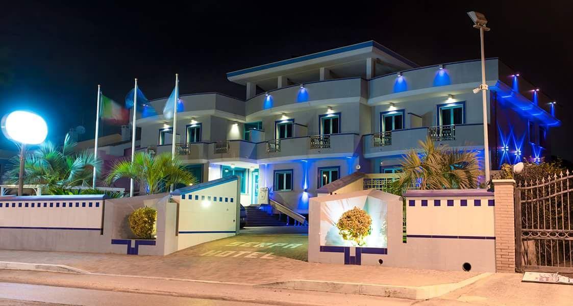 Serpa Hotel Anzio Esterno foto