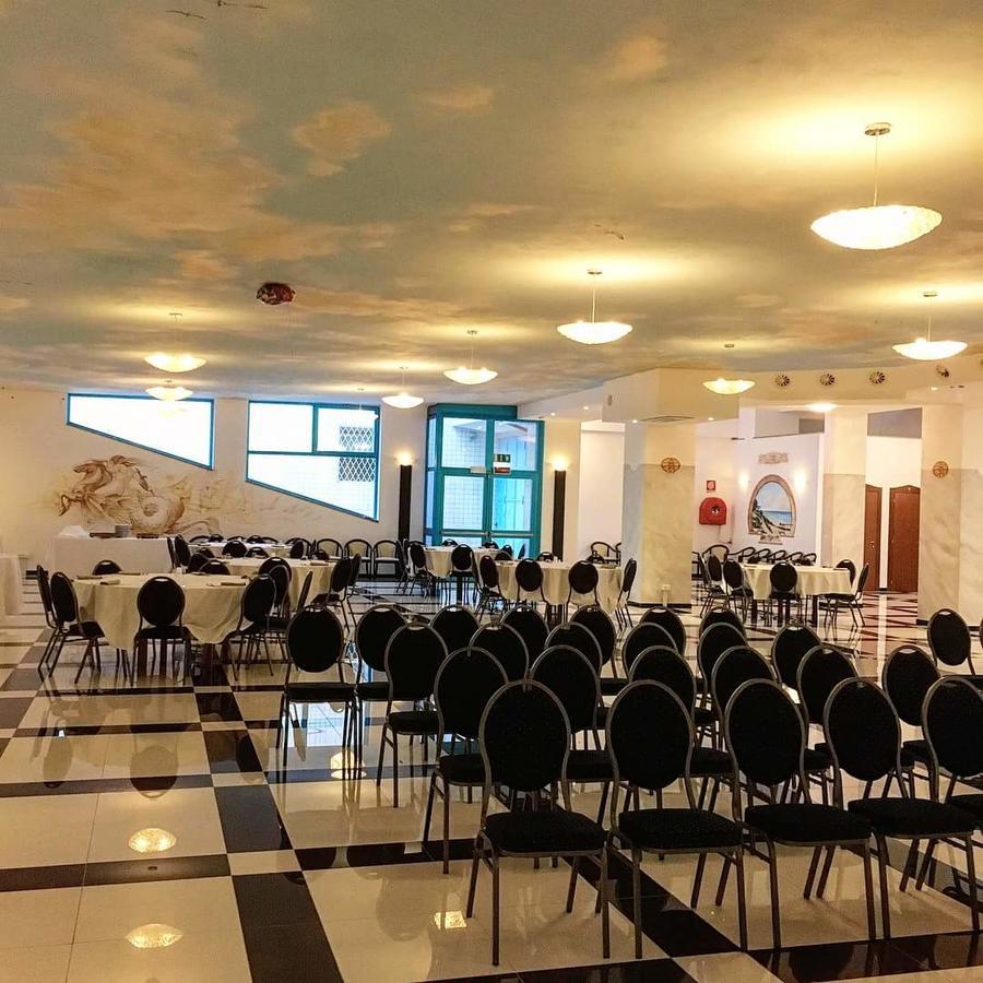 Serpa Hotel Anzio Esterno foto